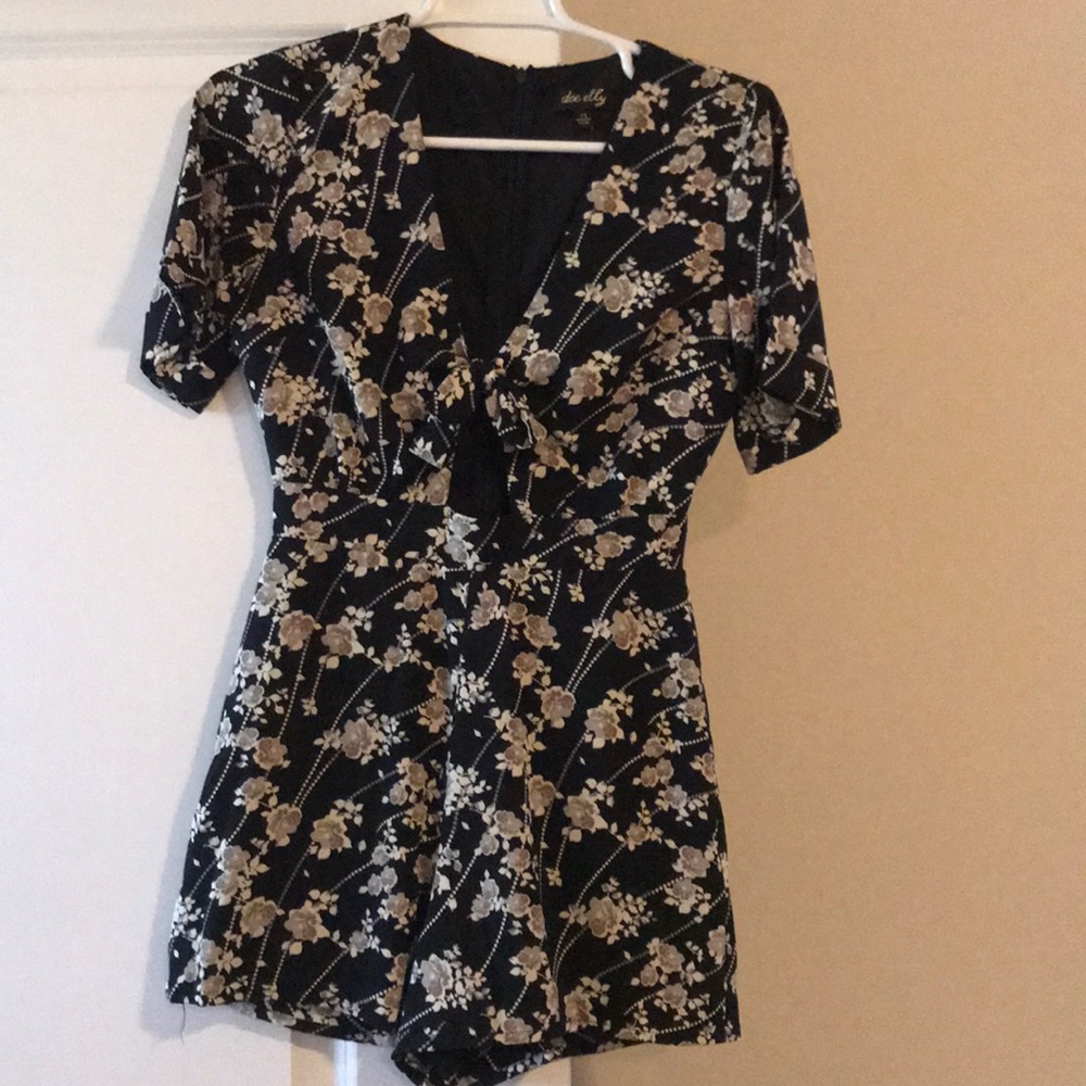Black floral key hole romper